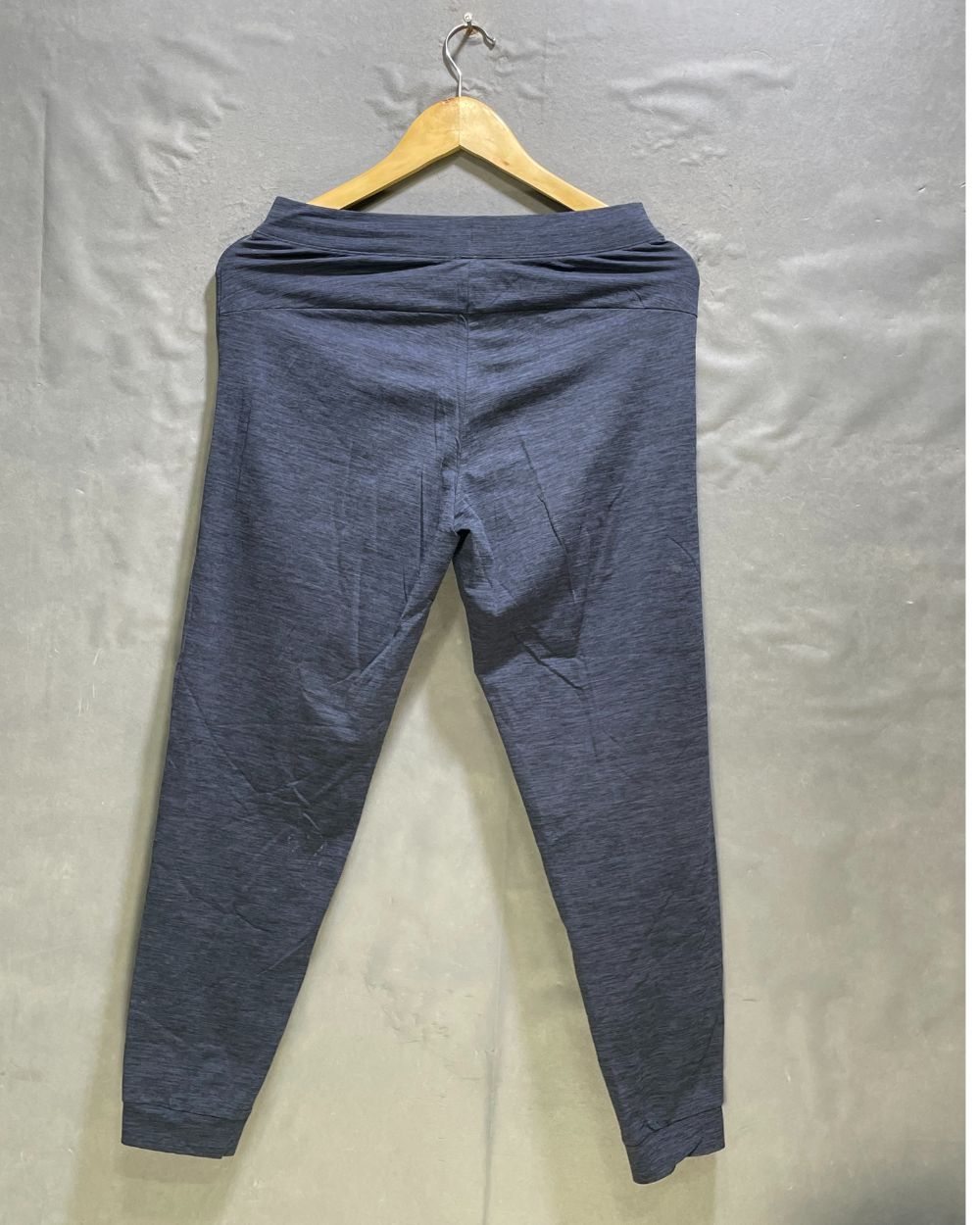 Uniqlo Gray Sport Trouser For Women Small | ThriftHub.pk