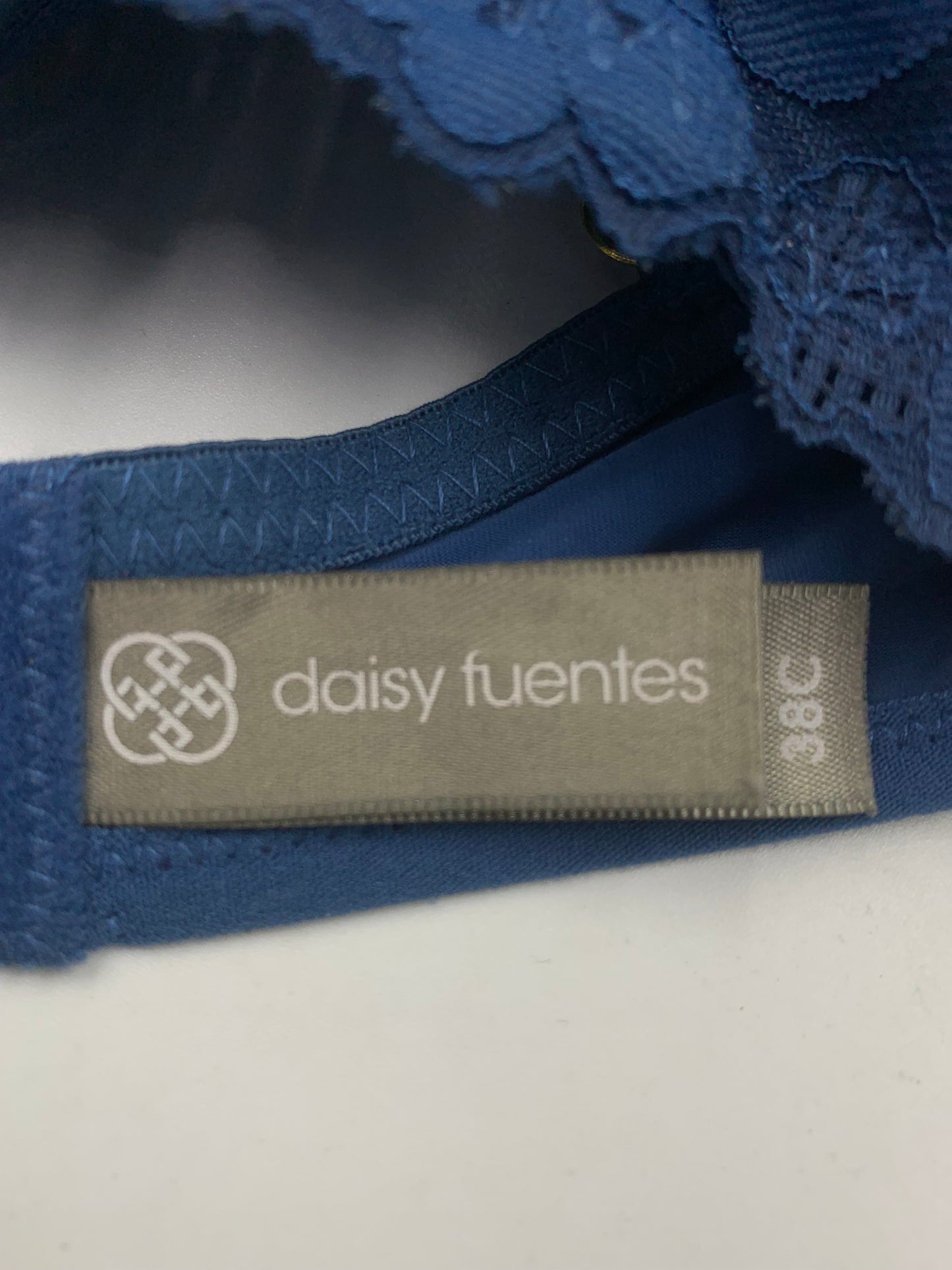 Daisy Fuentes Sports Bra For Women Medium