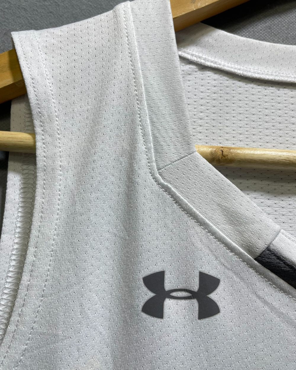 Under Armour White Sport T Shirt For Women Medium | ThriftHub.pk