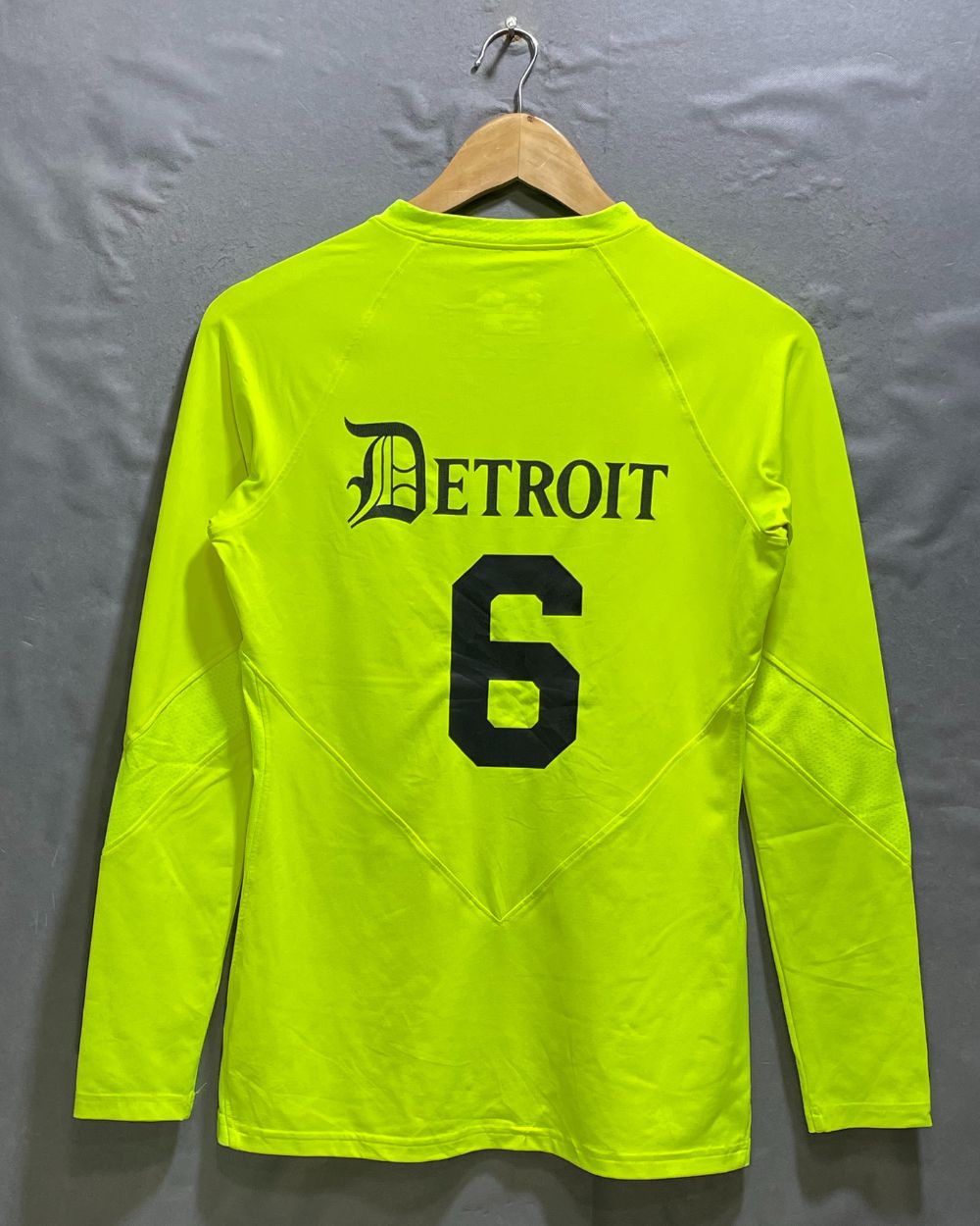 Under Armour Green Sport T shirt For Women Medium | ThriftHub.pk