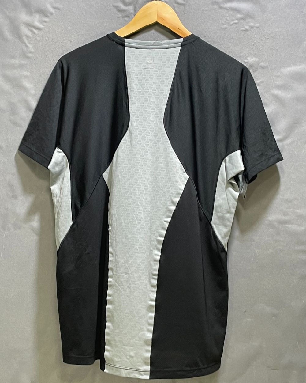 The North Face Black Sport T shirt For Women Large | ThriftHub.pk