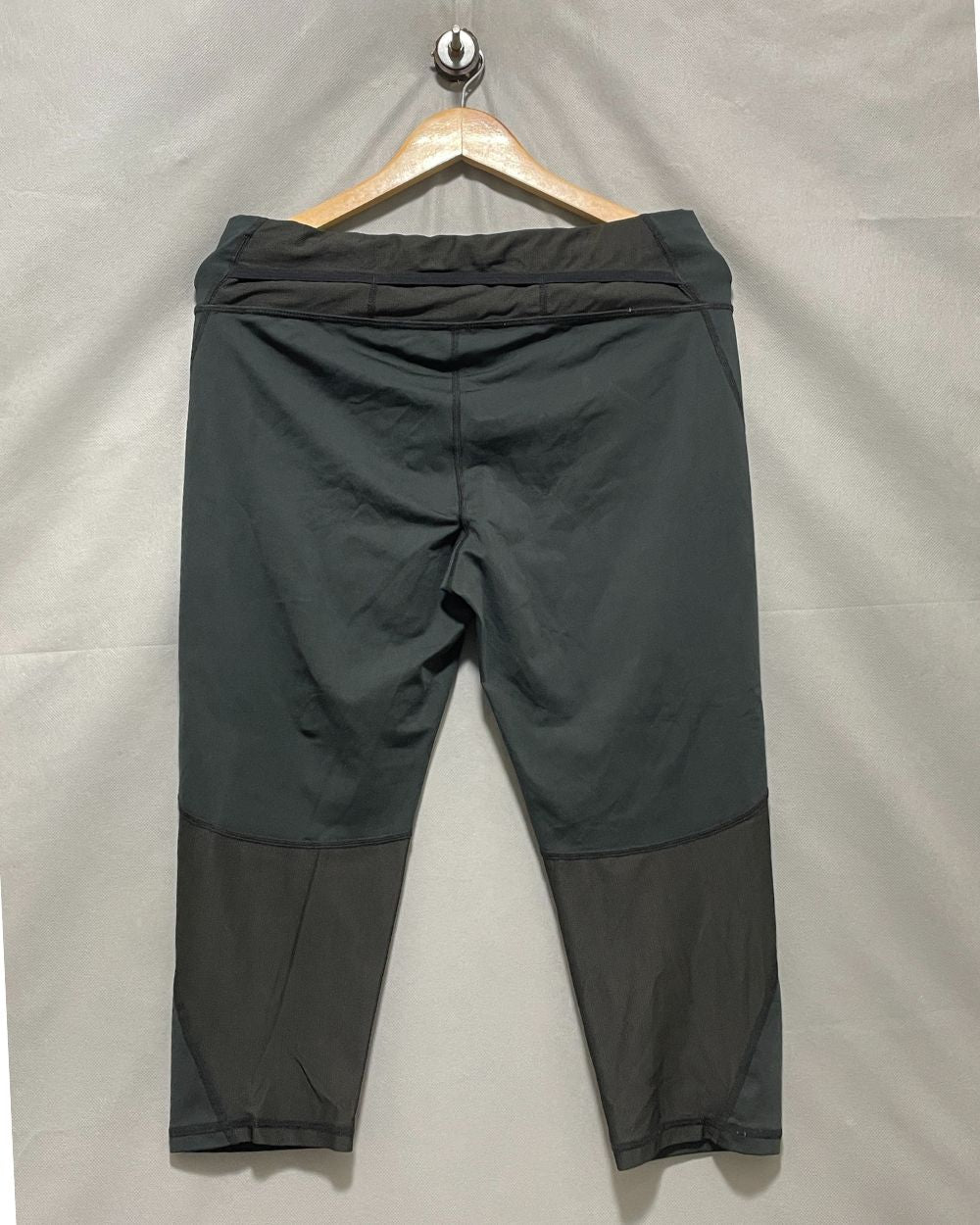 Road Runner Black Sport Gym Tights For Women X Large