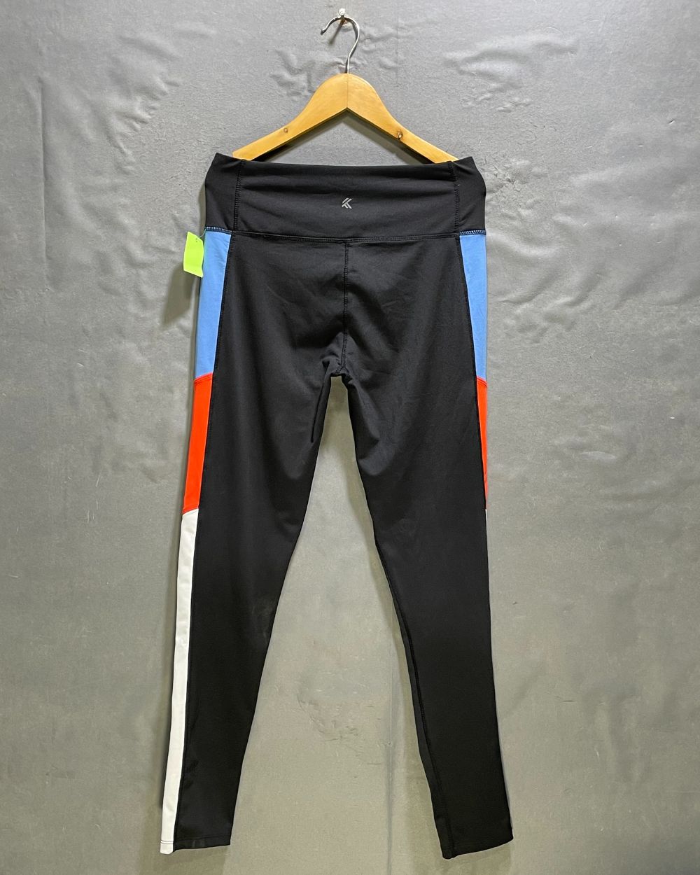 Kyodan Black Sport Tights For Women Medium | ThriftHub.pk