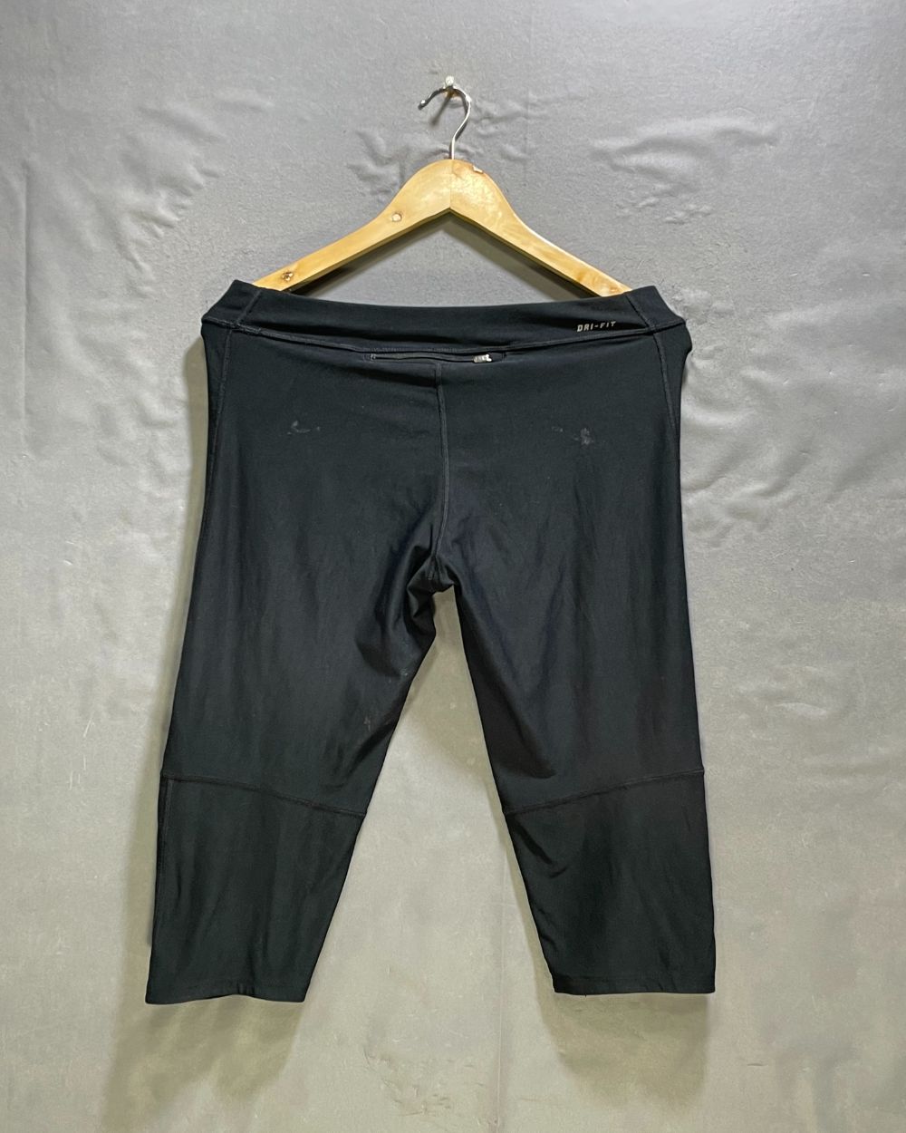 Nike Black Sport Tights For Women L | ThriftHub.pk