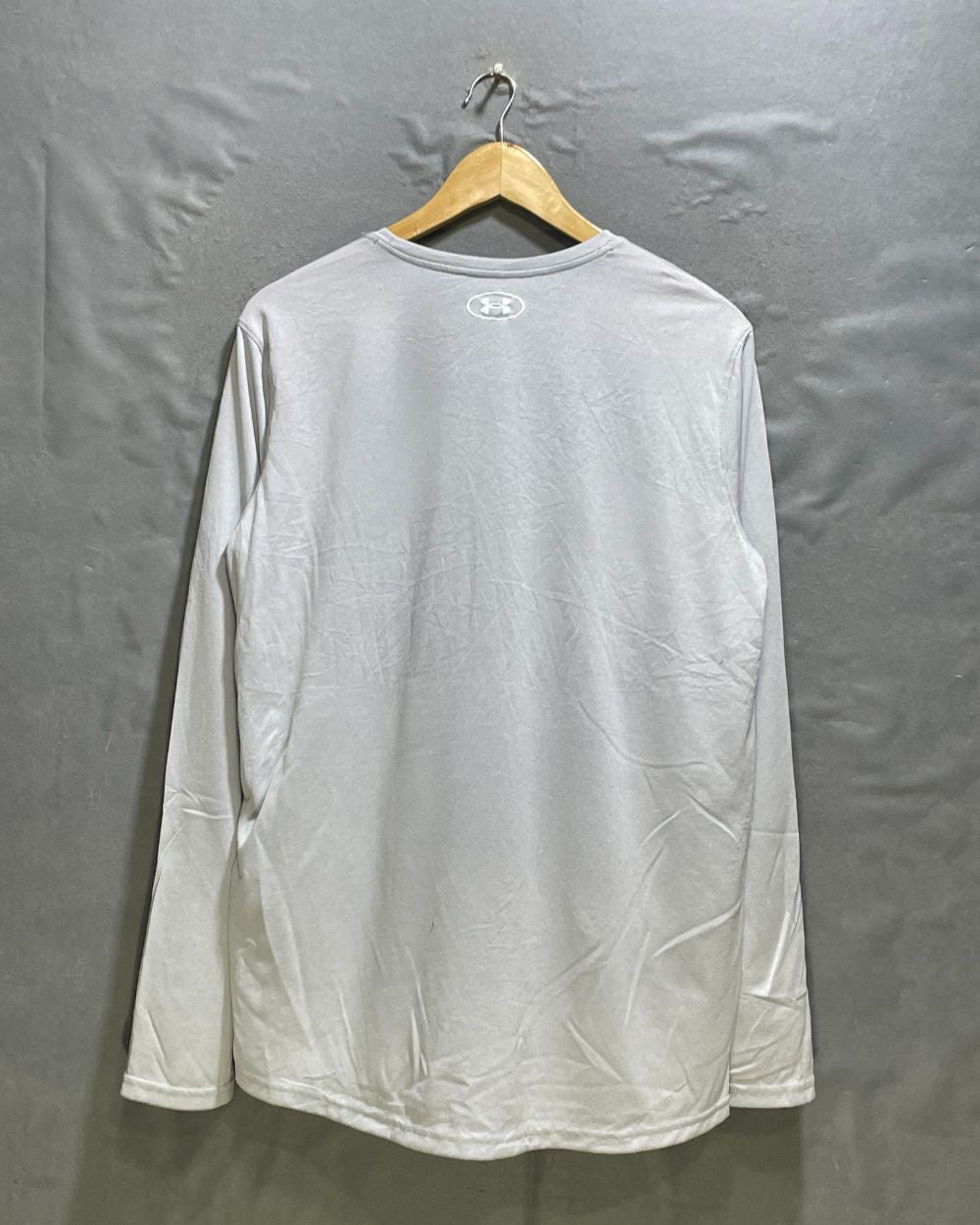 Under Armour Gray Sport T shirt For Women M | ThriftHub.pk