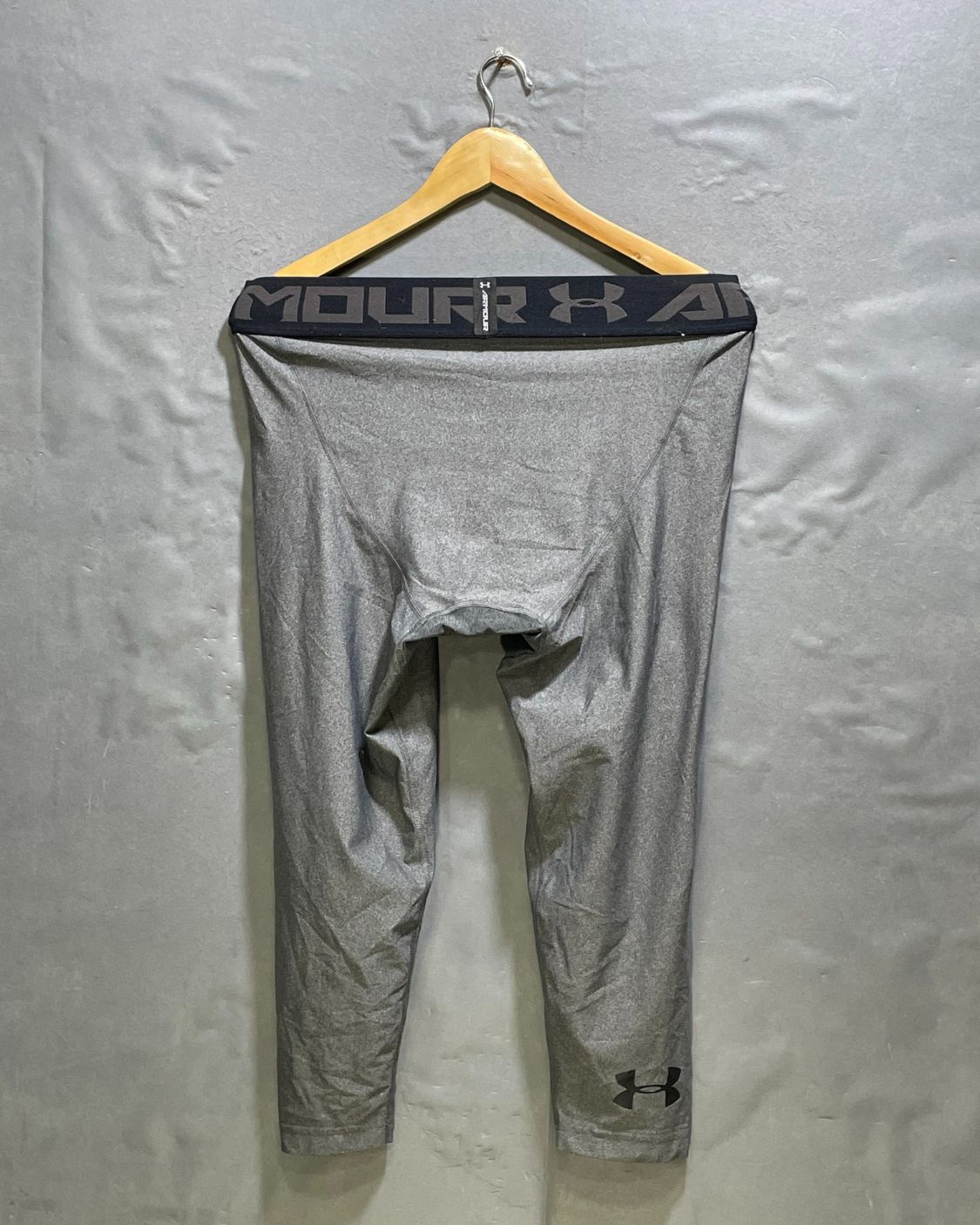 Under Armour Gray Sport Tights For Women Medium | ThriftHub.pk