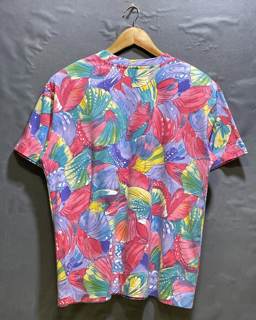 The Beauty Connection Black Cotton T Shirt For Women Large | ThriftHub.pk