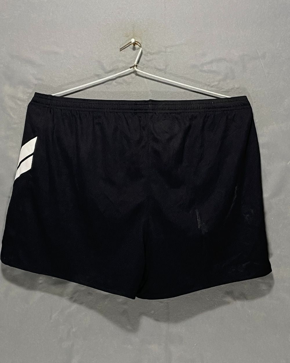 Under Armour Black Sport Short For Women XXL | ThriftHub.pk