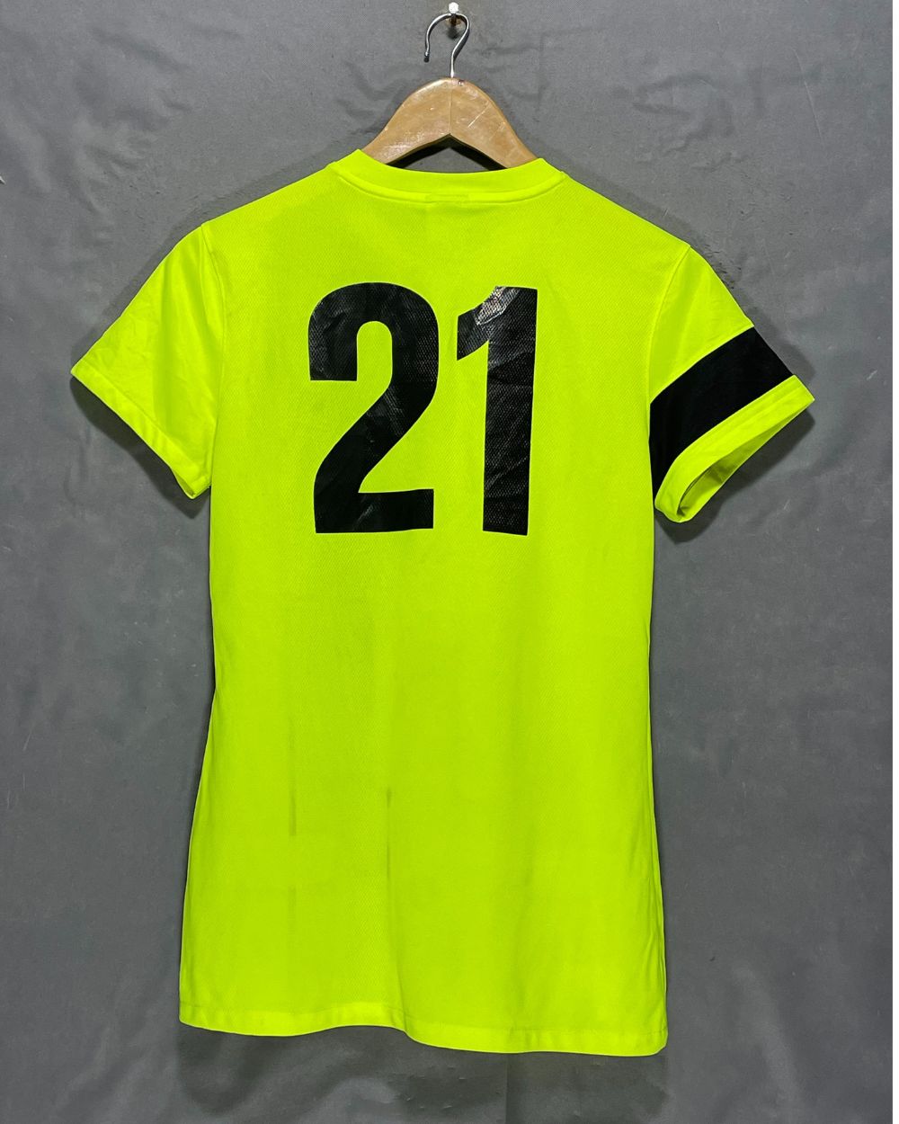 Nike Green Sport T Shirt For Women M | ThriftHub.pk