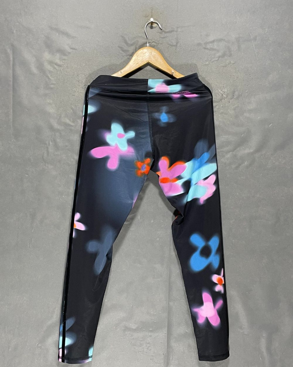 Adidas Black Sport Gym Tights For Girl 16 Years | ThriftHub.pk