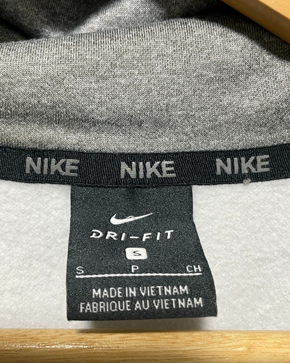 Nike Dri Fit Gray Hoodie For Men Small