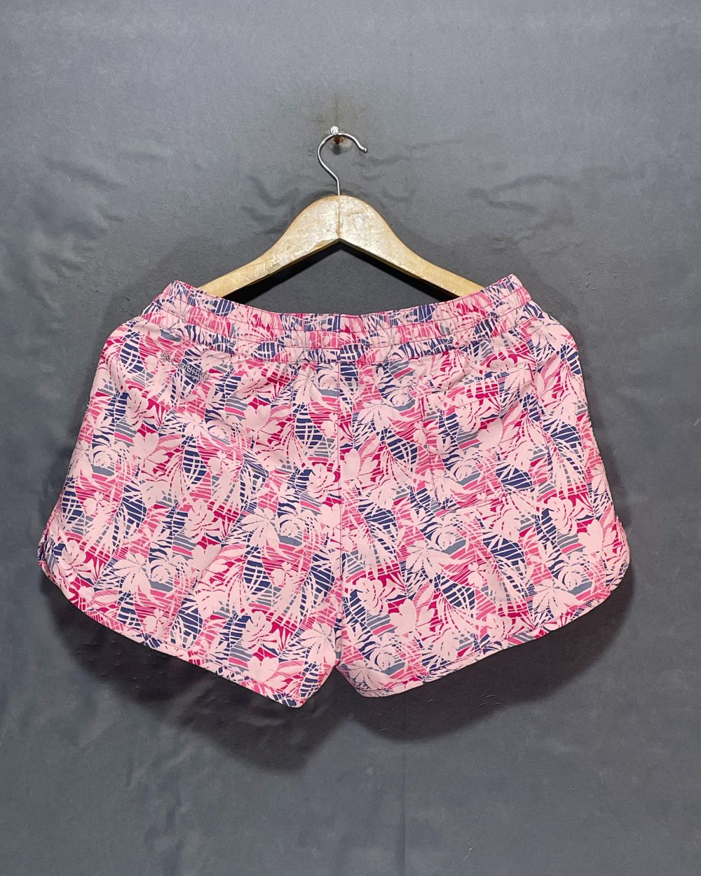 Columbia Pink Sport Short For Women L | ThriftHub.pk