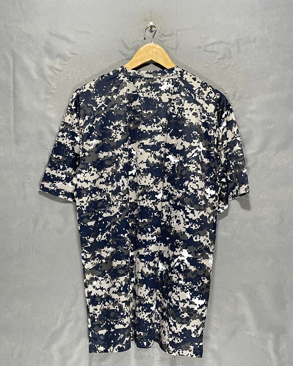 Badger Camouflage Sport T Shirt For Men L | ThriftHub.pk