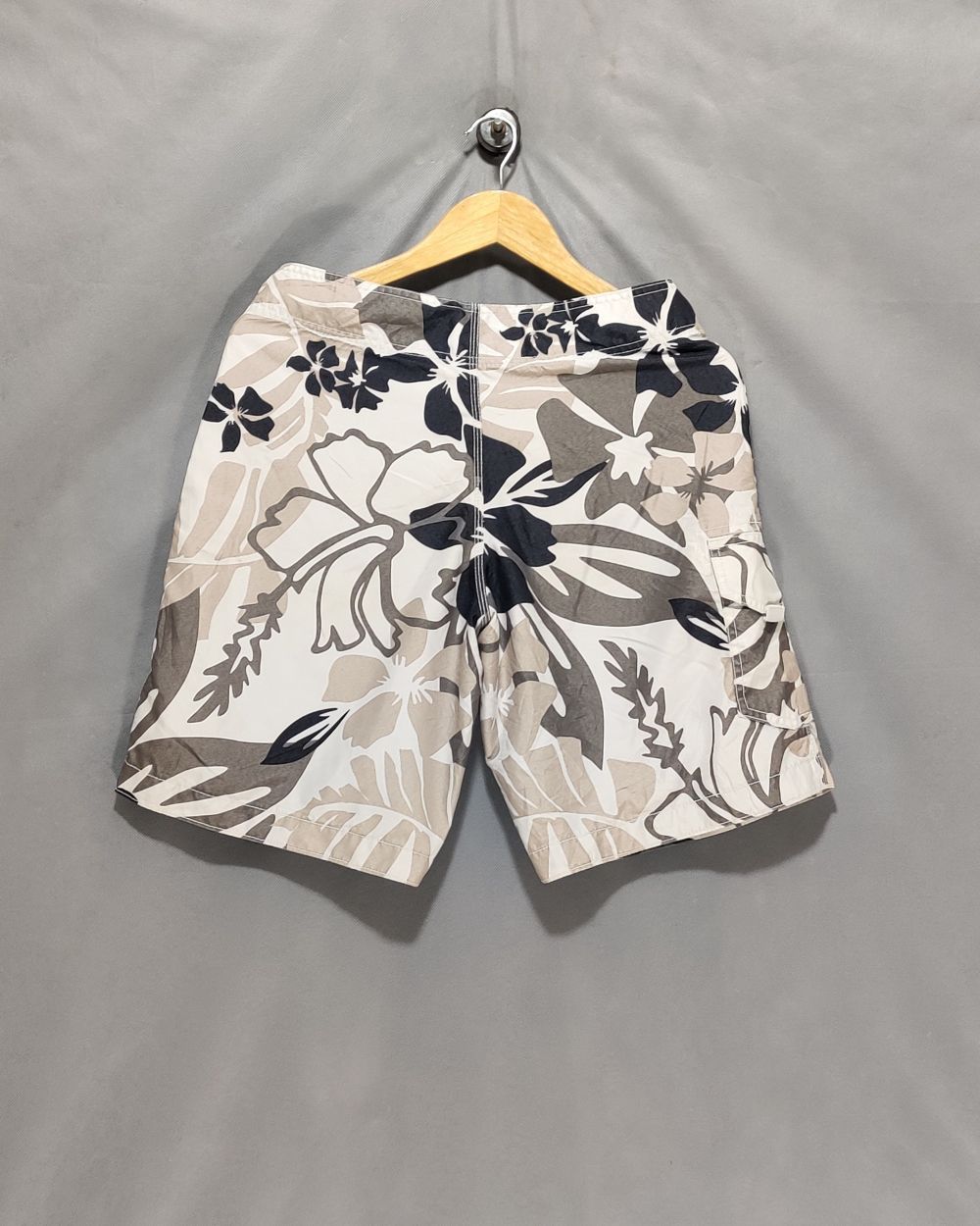 Old Navy White Parachute Short For Men M