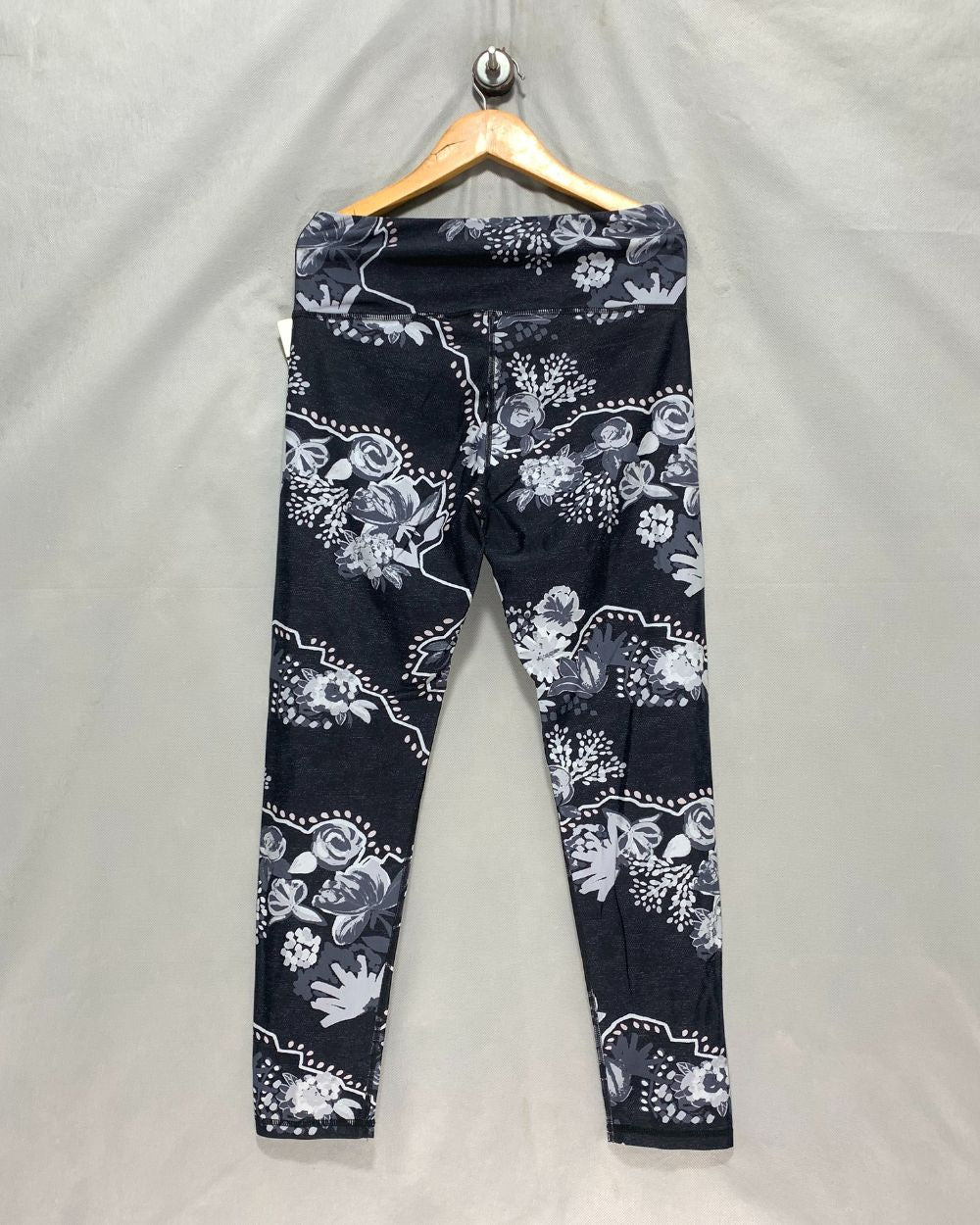 Thrift Hub Black Sport Gym tights For Women M