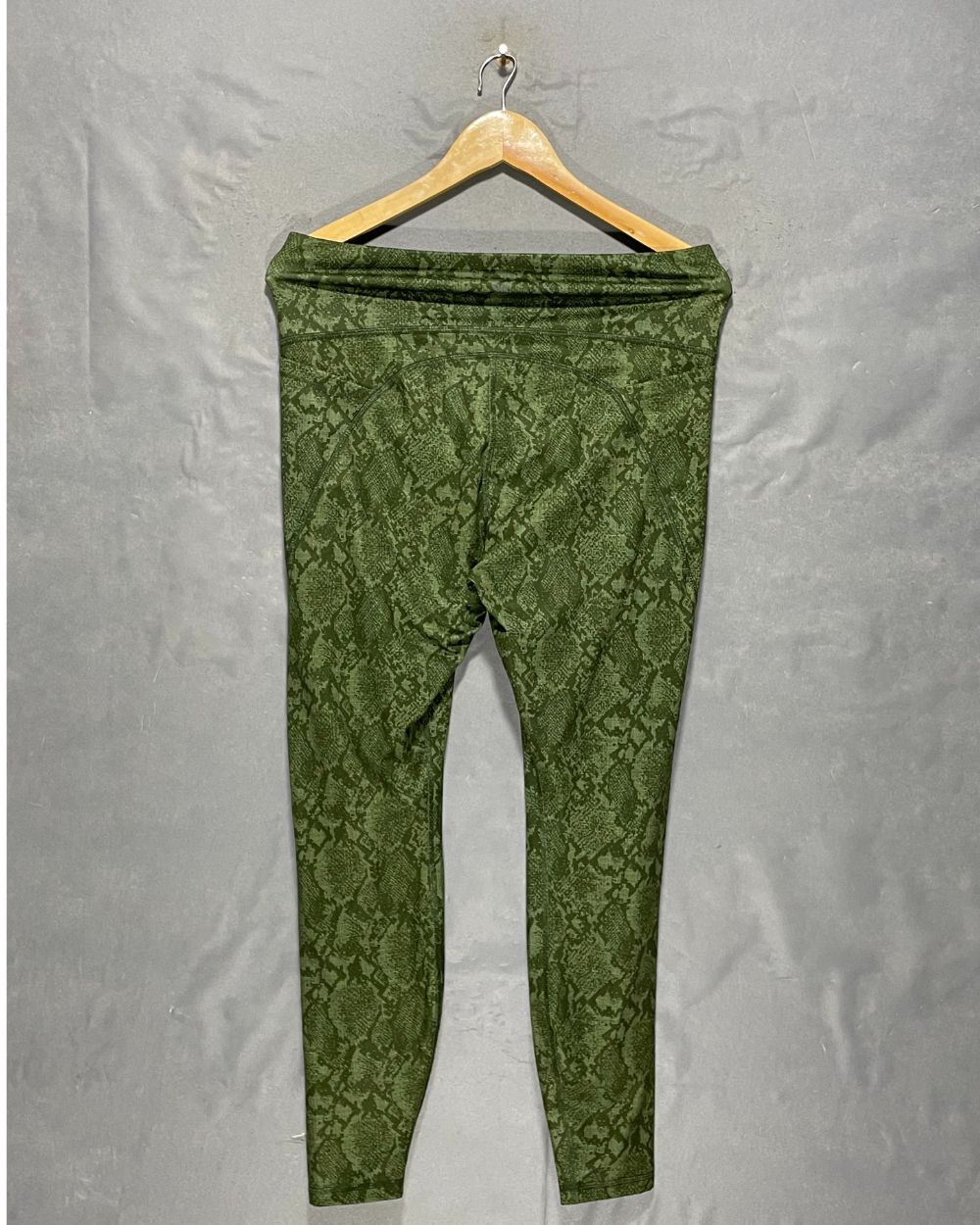 All in Motion Green Sport Gym Tights For Girls Large | ThriftHub.pk