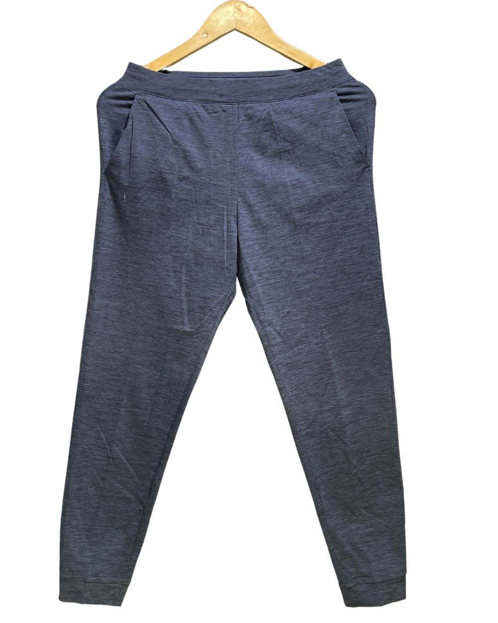 Uniqlo Gray Sport Trouser For Women Small | ThriftHub.pk