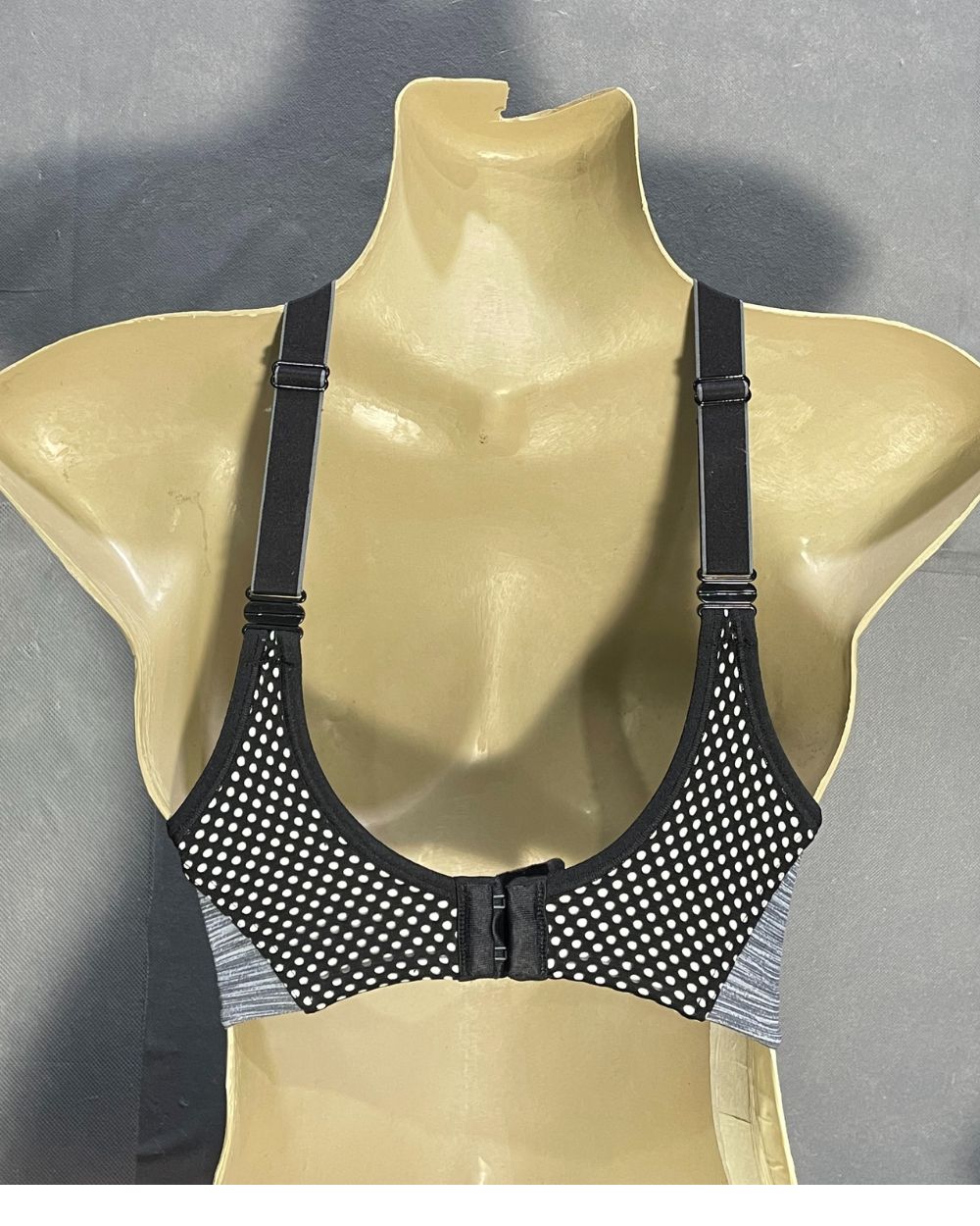Maidenform Gray Sport Bra For Women X Large | ThriftHub.pk