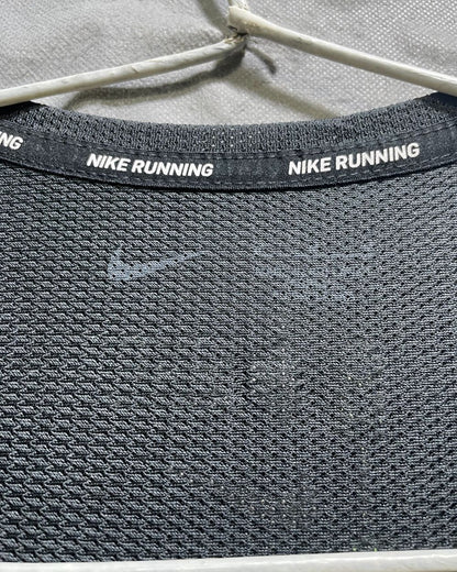 Nike Black Sport T shirt For Women Medium | ThriftHub.pk