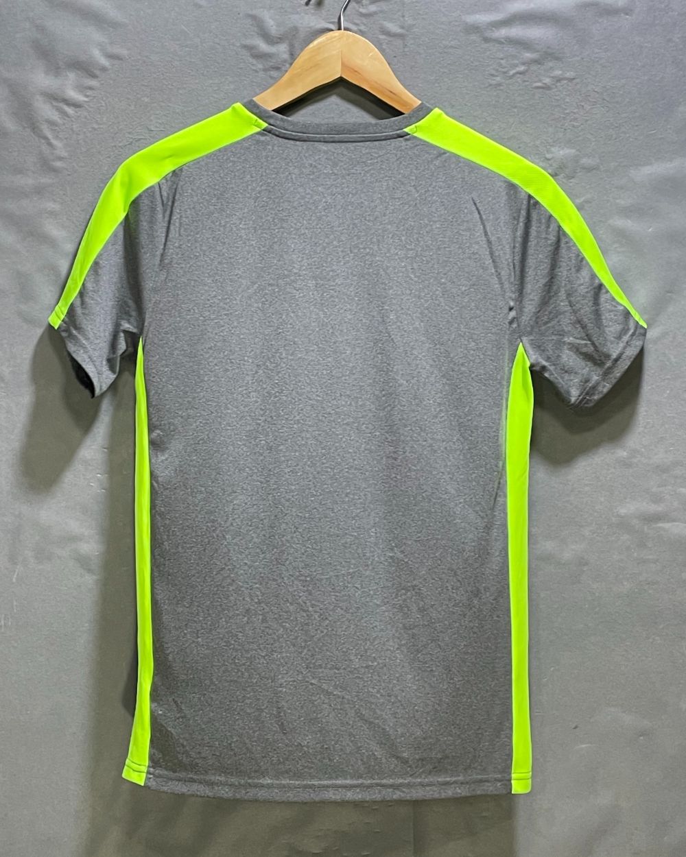 Puma Gray Sport T shirt For Women 16 years | ThriftHub.pk