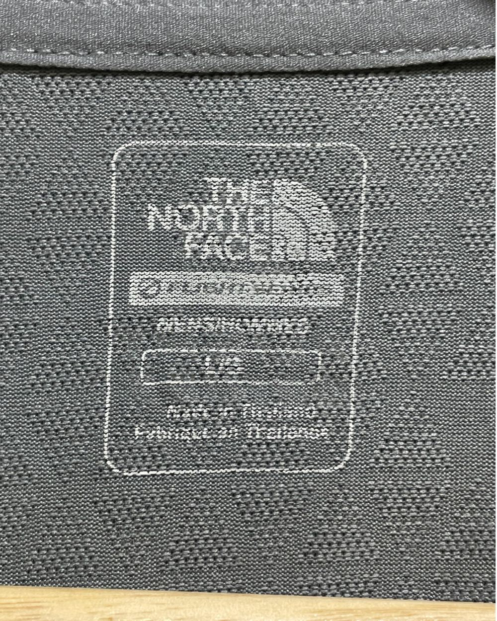 The North Face Black Sport T shirt For Women Large | ThriftHub.pk