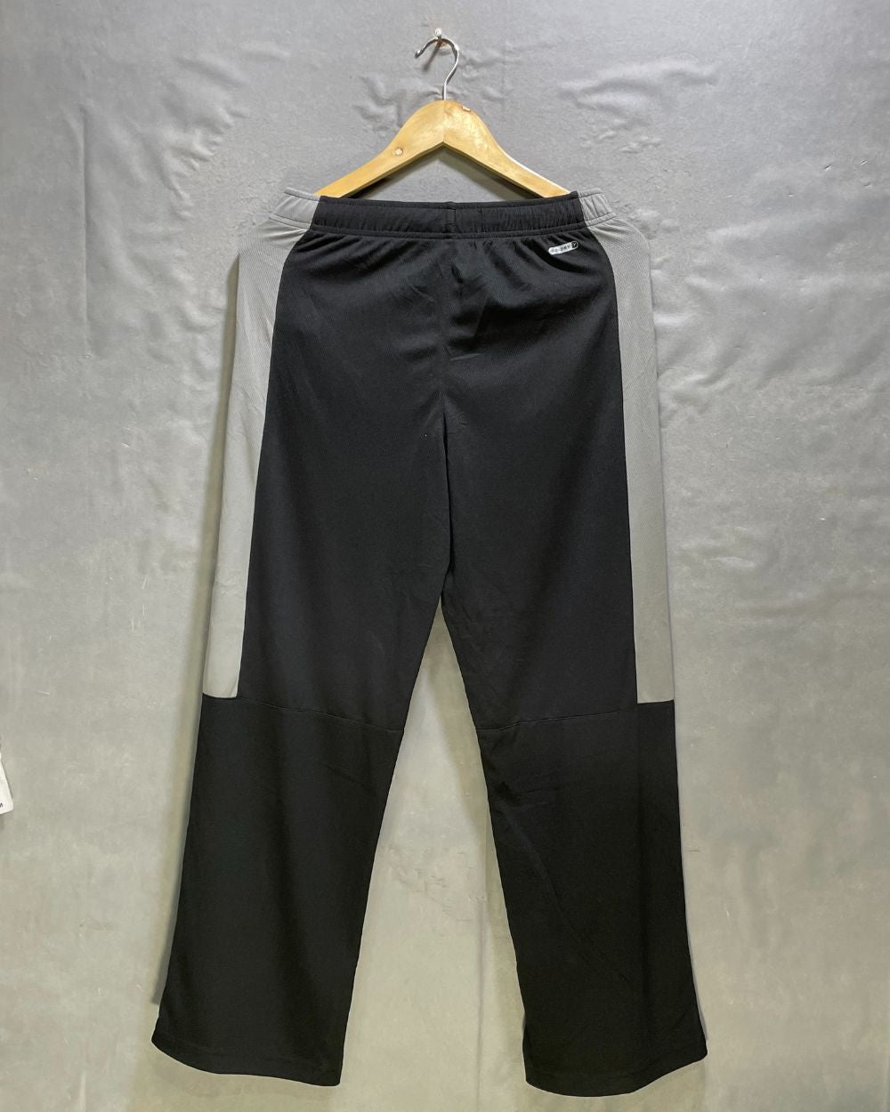 Old Navy Black Sport Trouser For Women XL | ThriftHub.pk