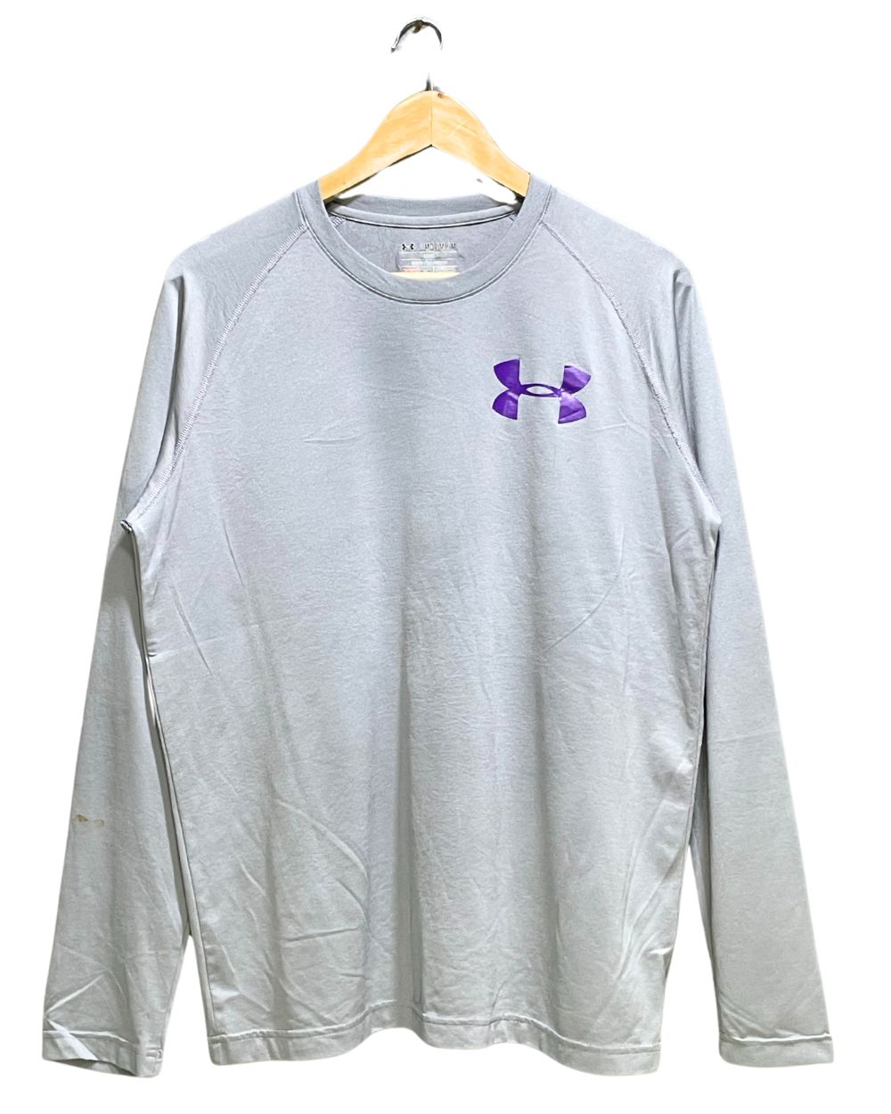 Under Armour Gray Sport T shirt For Women M | ThriftHub.pk