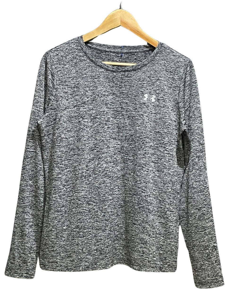 Under Armour Gray Sport T Shirt For Women Large | ThriftHub.pk