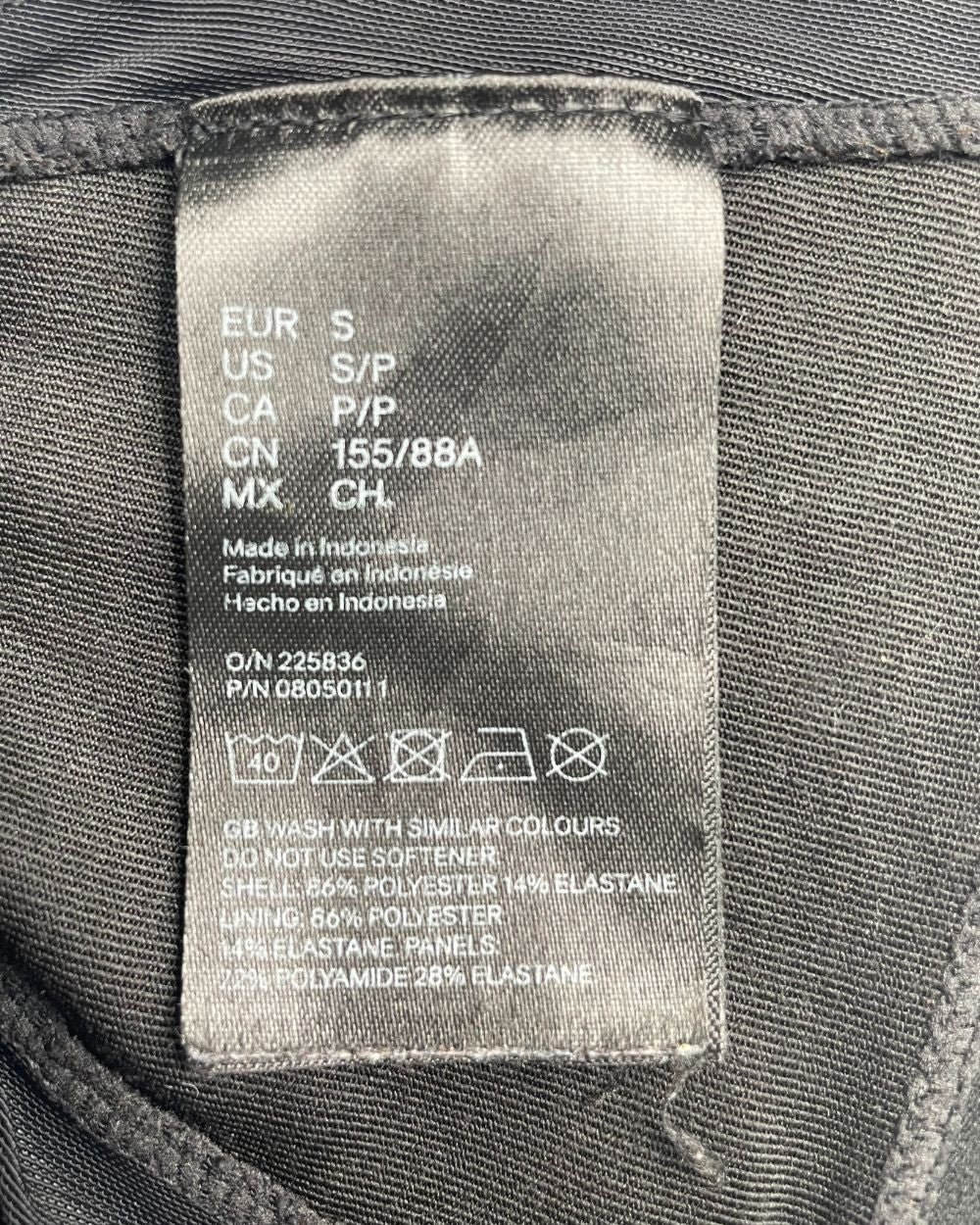 H&M Black Sport Bra For Women Small | ThriftHub.pk