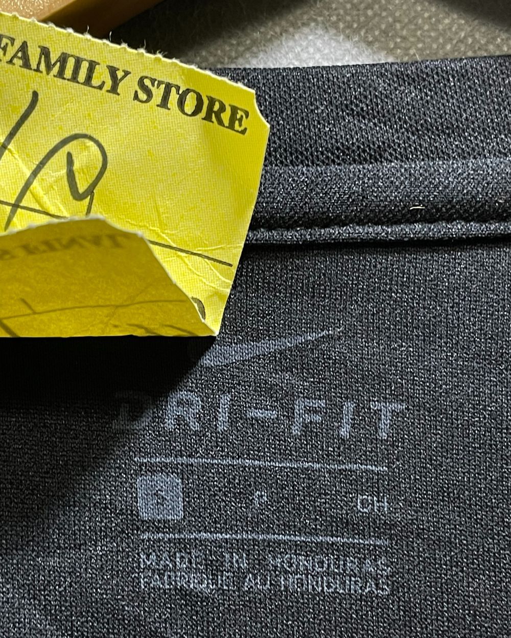 Nike Black Cotton T Shirt For Women Small | ThriftHub.pk