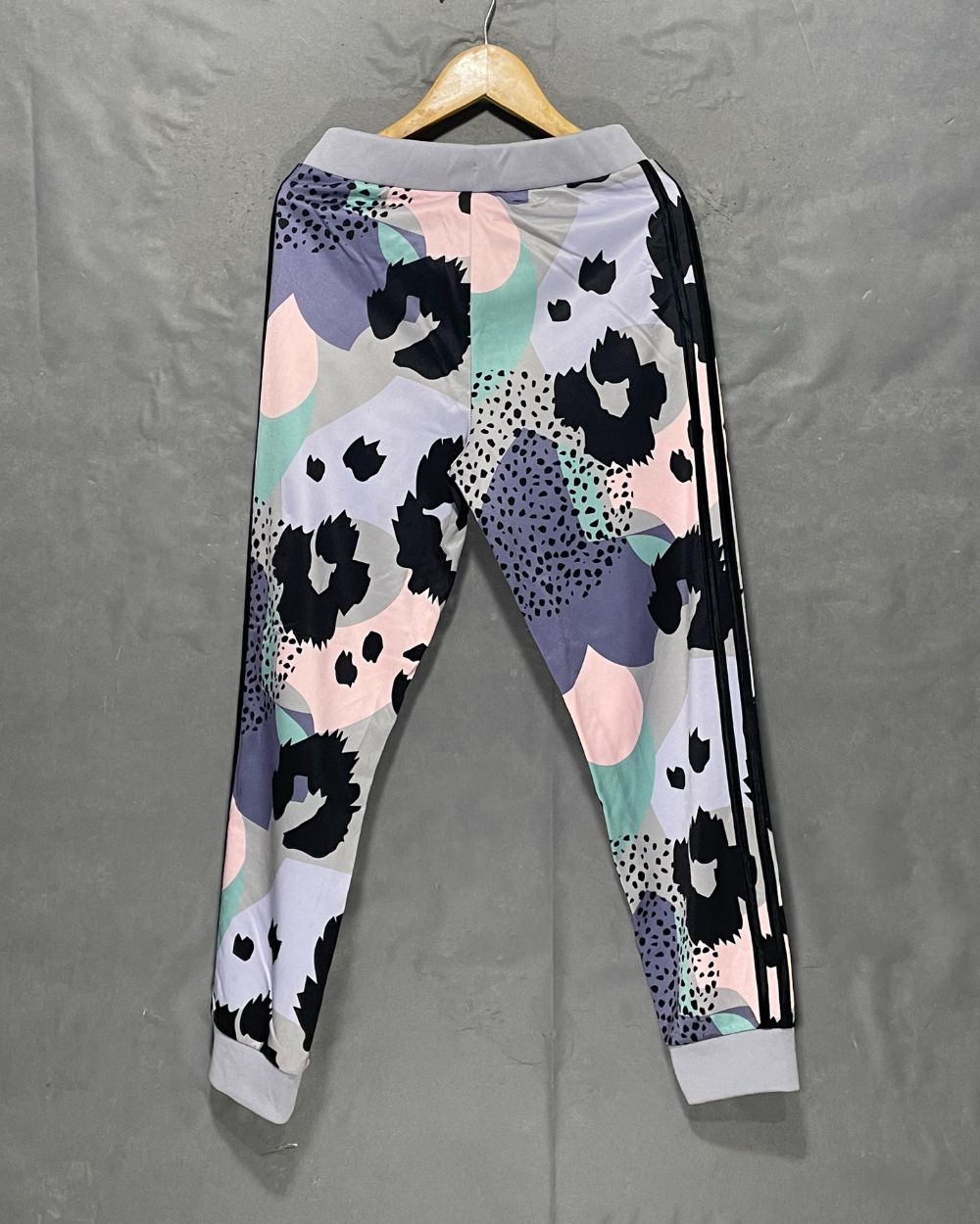 Adidas Camouflage Sport Gym Tights For Girls 12 Years | ThriftHub.pk