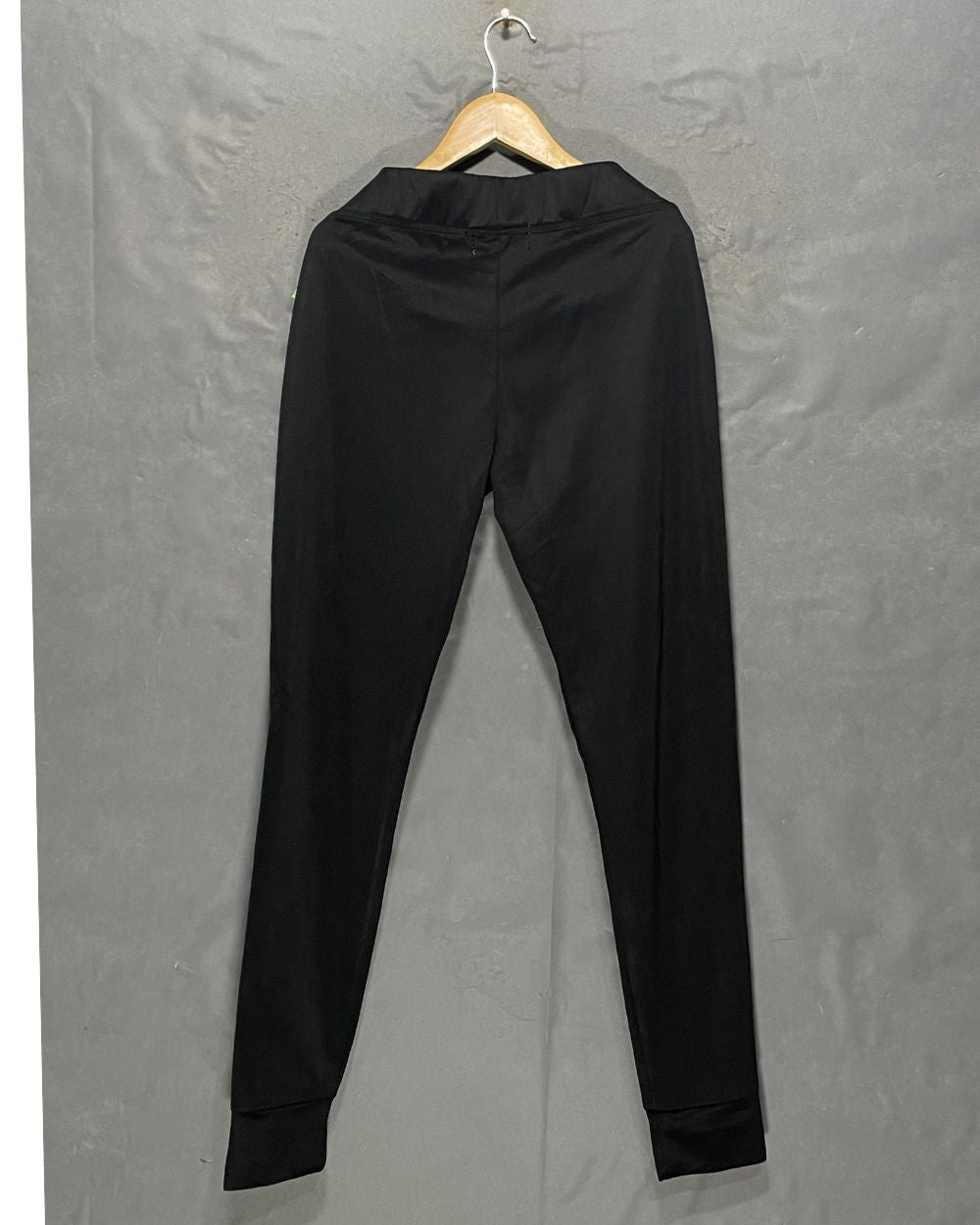 Nike Black Sport Gym Tights For Girls Medium | ThriftHub.pk