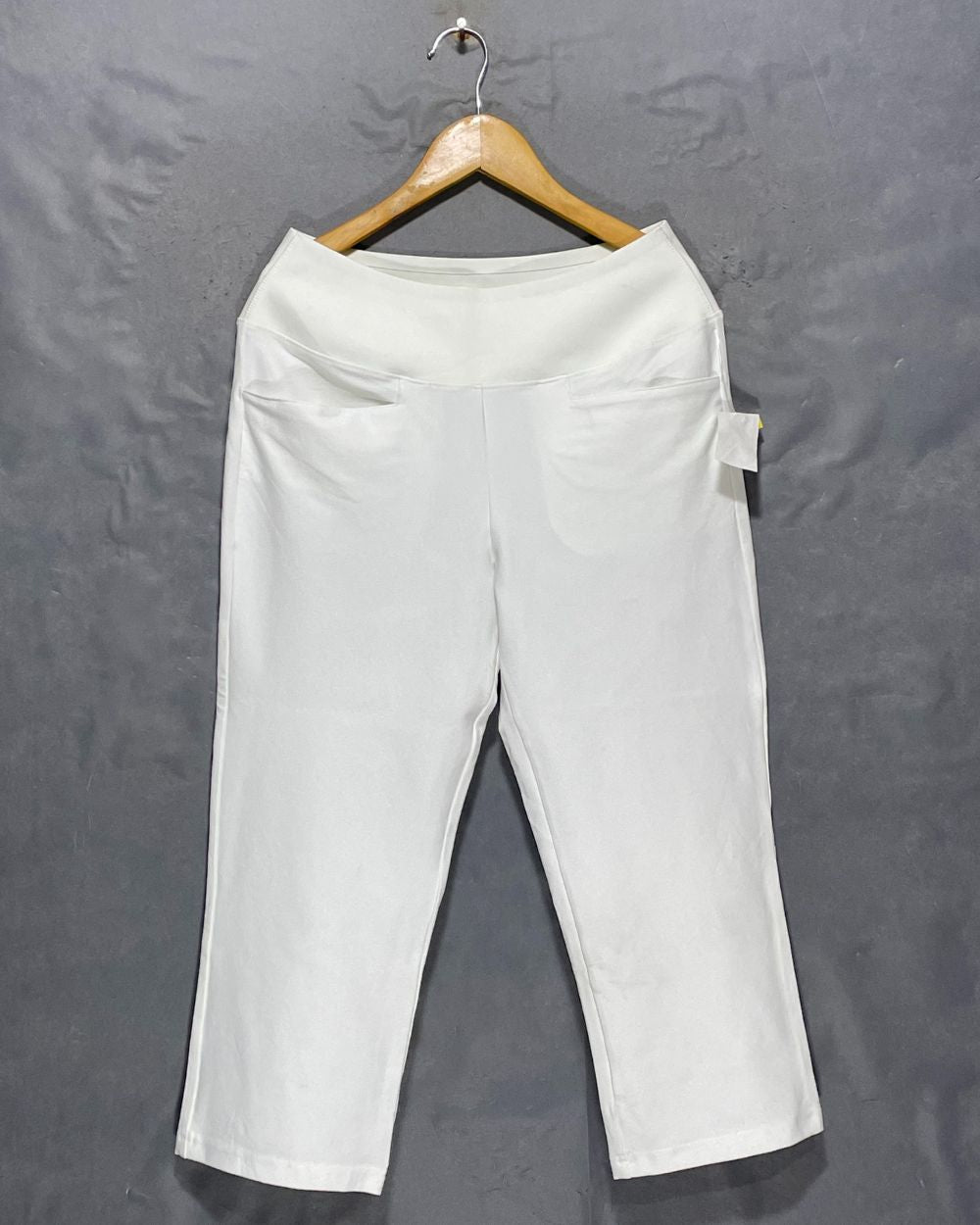 Puma White Sport Gym Tights For Girls Large | ThriftHub.pk