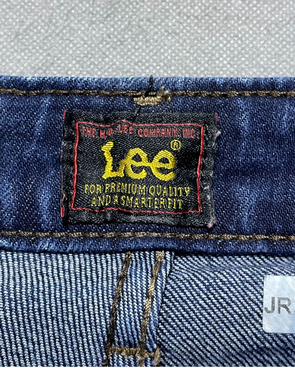 Lee Blue Jeans For Women Medium | ThriftHub.pk