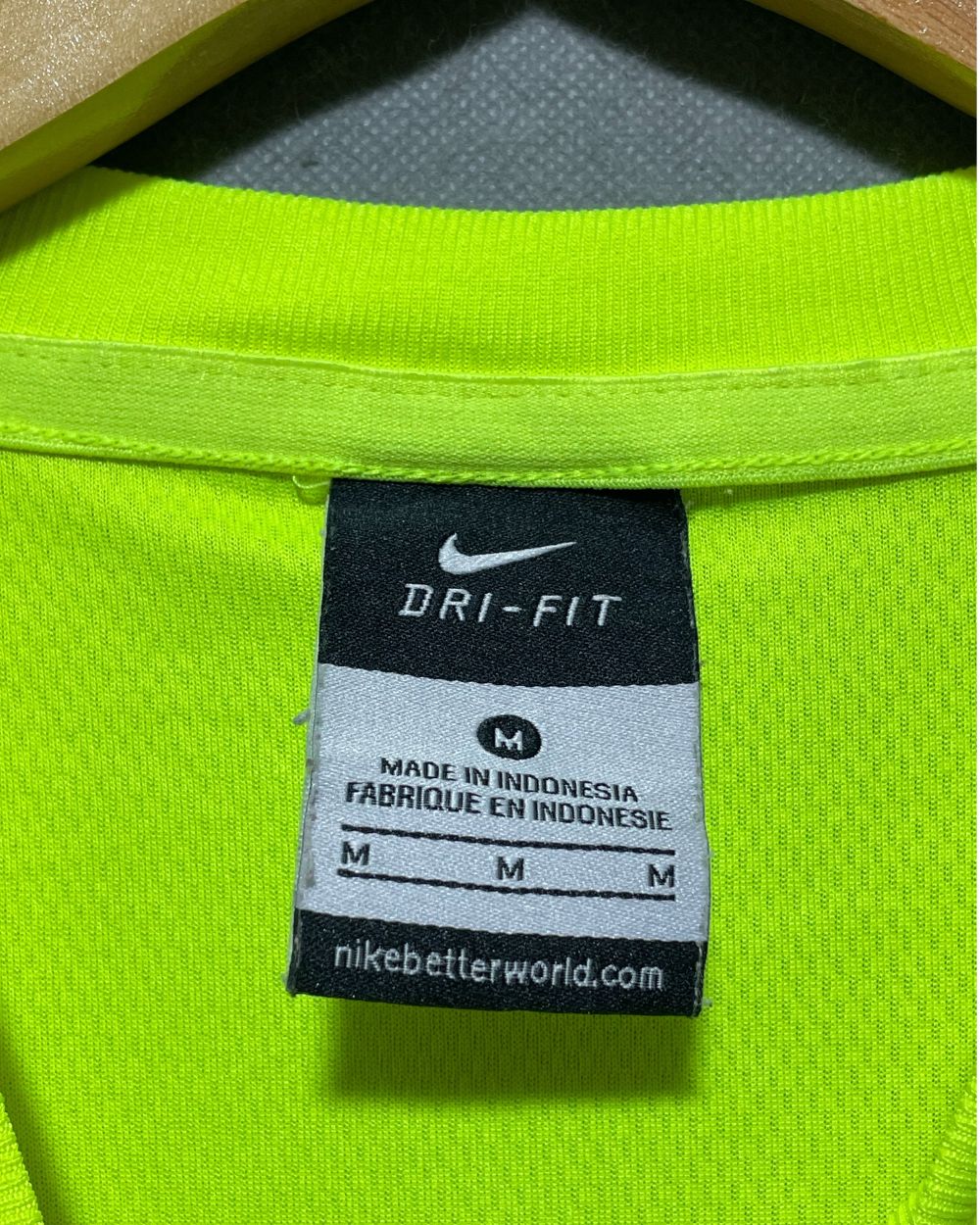 Nike Green Sport T Shirt For Women M | ThriftHub.pk