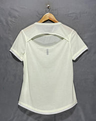 Under Armour White Sport T Shirt For Women M | ThriftHub.pk