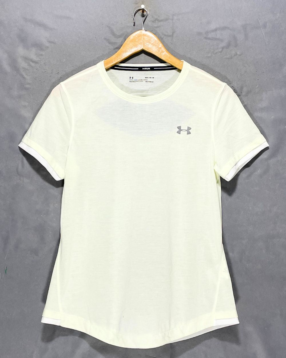 Under Armour White Sport T Shirt For Women M | ThriftHub.pk