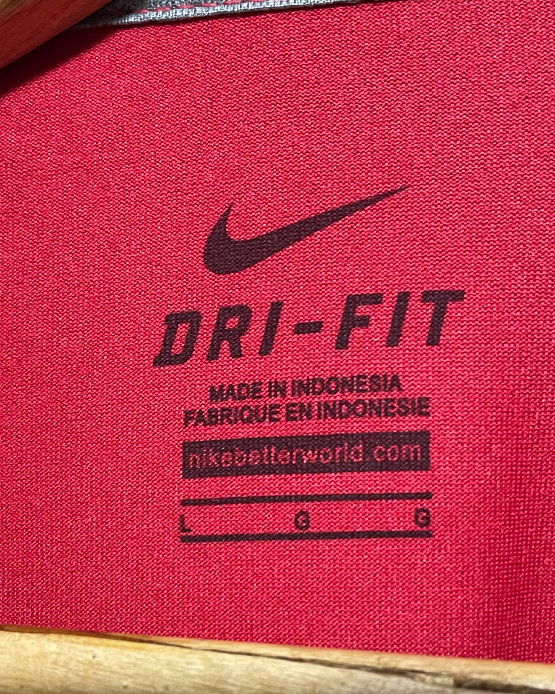 Nike Red Sport T Shirt  For Men L