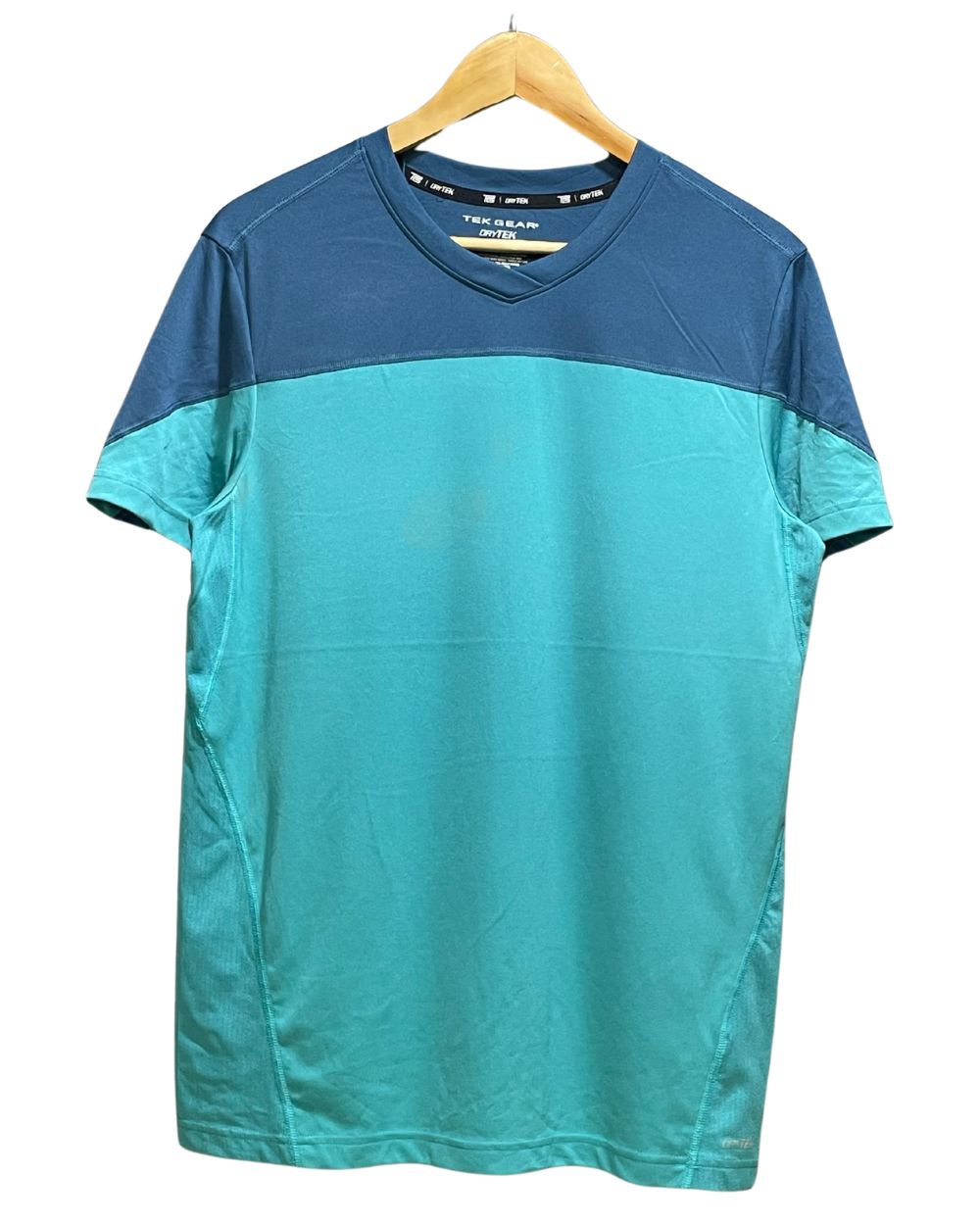 Tek Gear Green Sport T Shirt For Women Medium | ThriftHub.pk