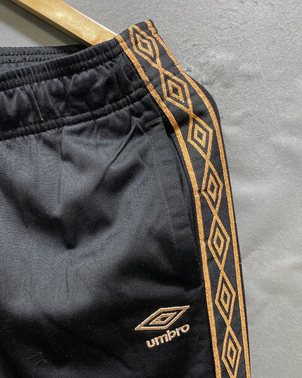 Umbro Black Sport Trouser For Women M | ThriftHub.pk