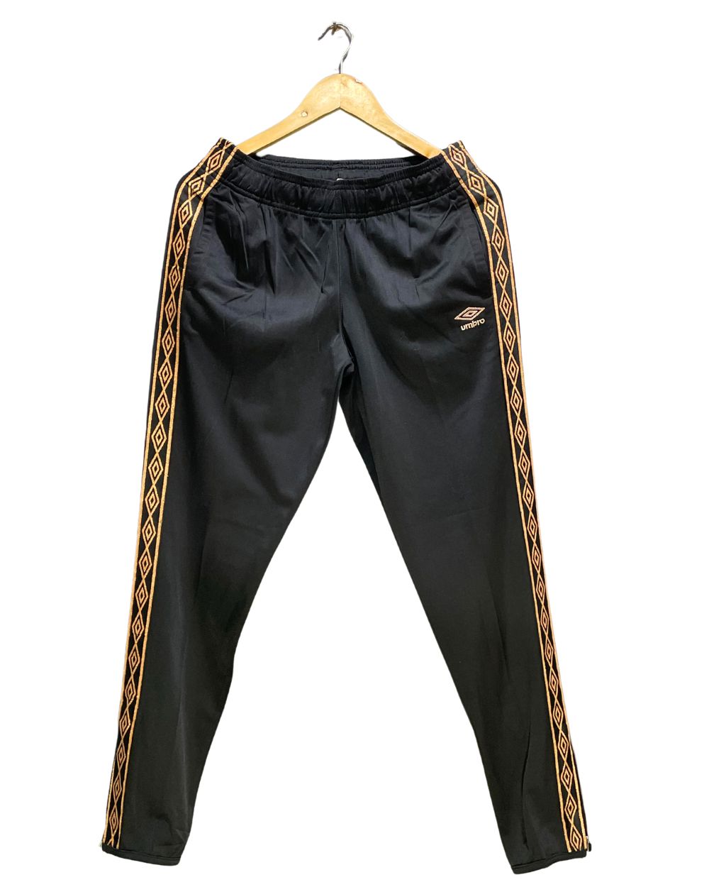 Umbro Black Sport Trouser For Women M | ThriftHub.pk