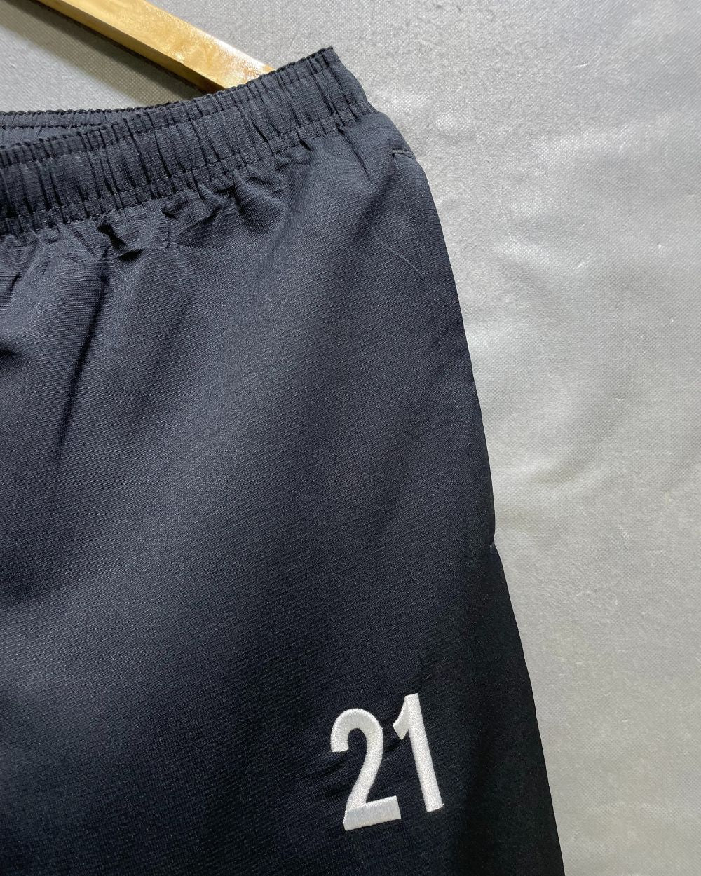 Eddie Bauer Black Parachute Trouser For Women M | ThriftHub.pk