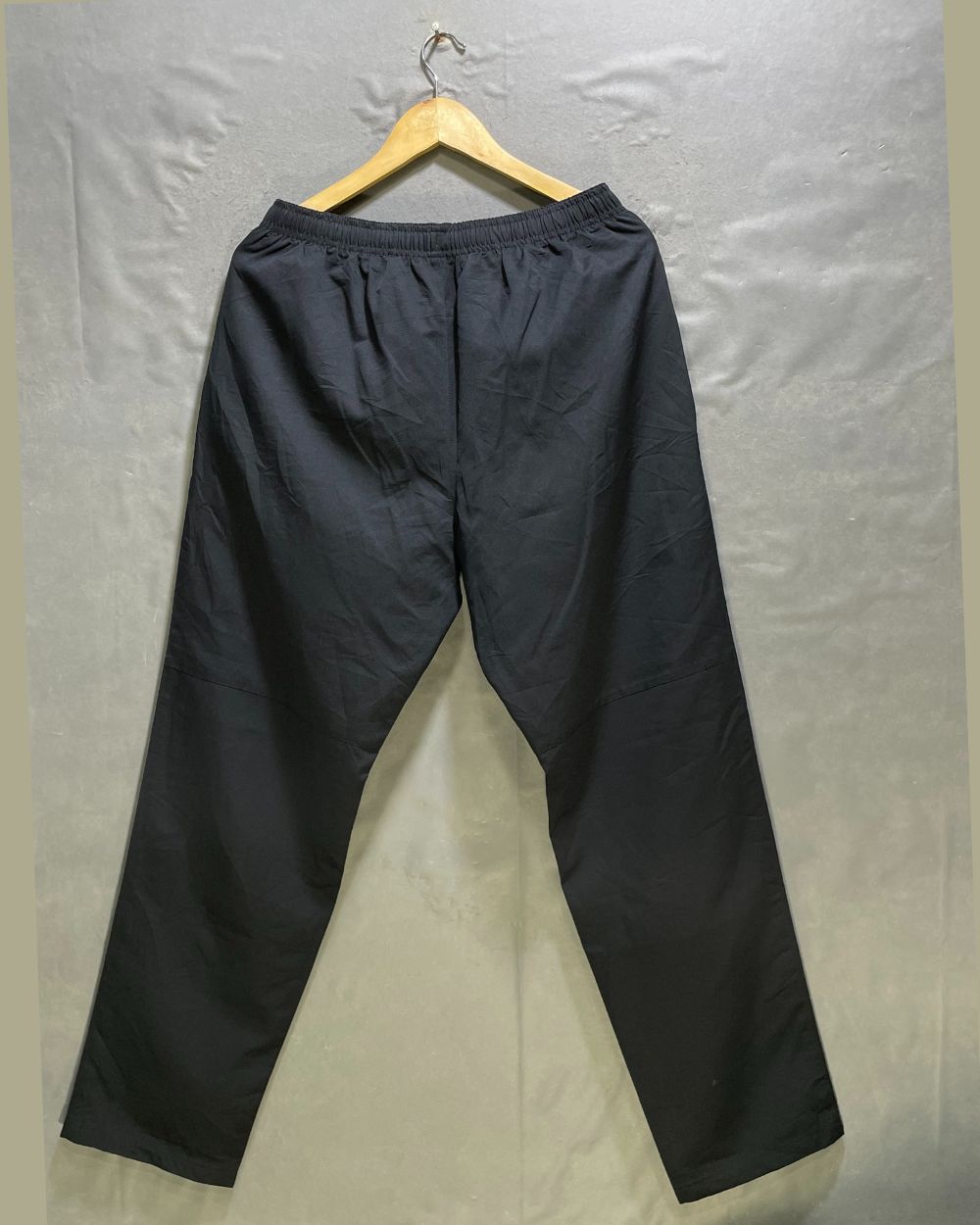 Eddie Bauer Black Parachute Trouser For Women M | ThriftHub.pk