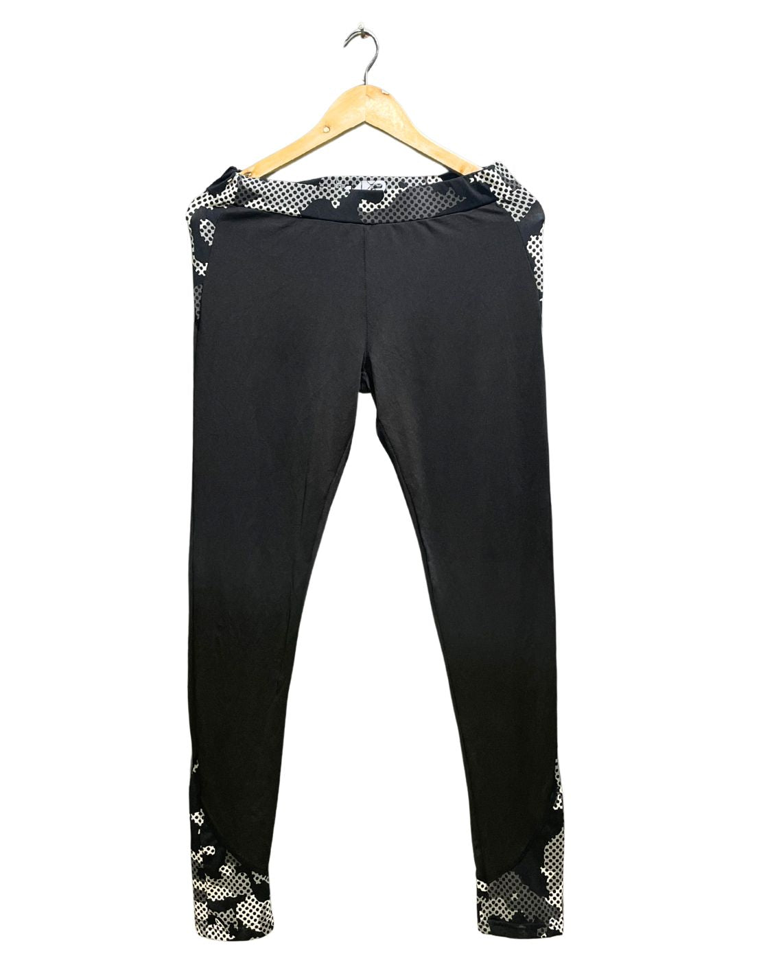 VS2 Black Sport Tights For Women XL | ThriftHub.pk