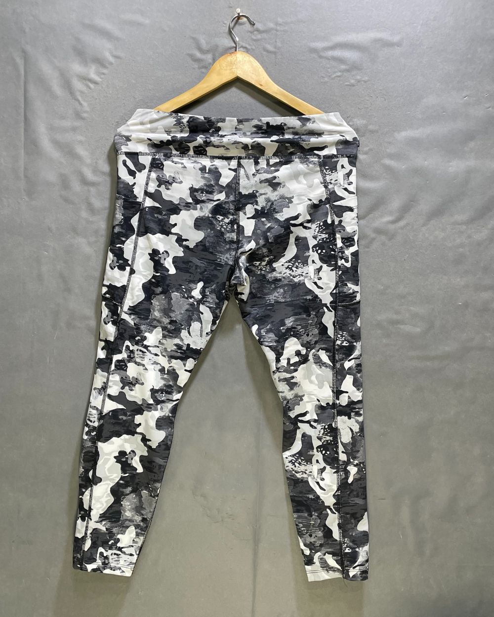 Avia Gray Sport Tights For Women L | ThriftHub.pk