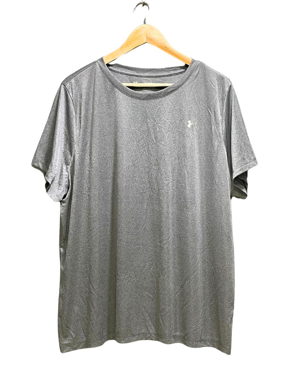 Under Armour Gray Sport T shirt For Women XXL | ThriftHub.pk