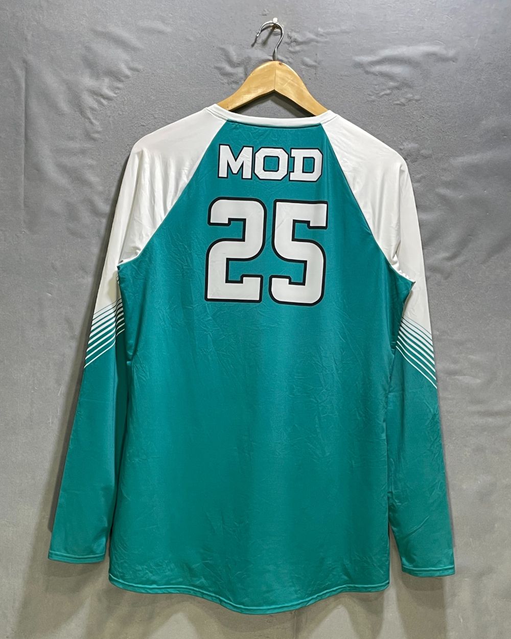 Under Armour Green Sport T shirt For Women L | ThriftHub.pk