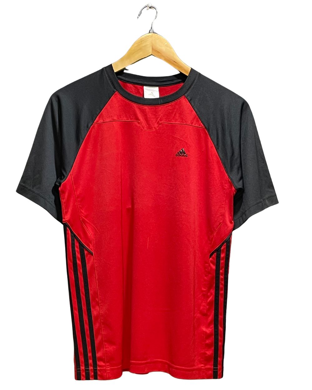 Adidas Red Sport T shirt For Girl 16 Years | ThriftHub.pk