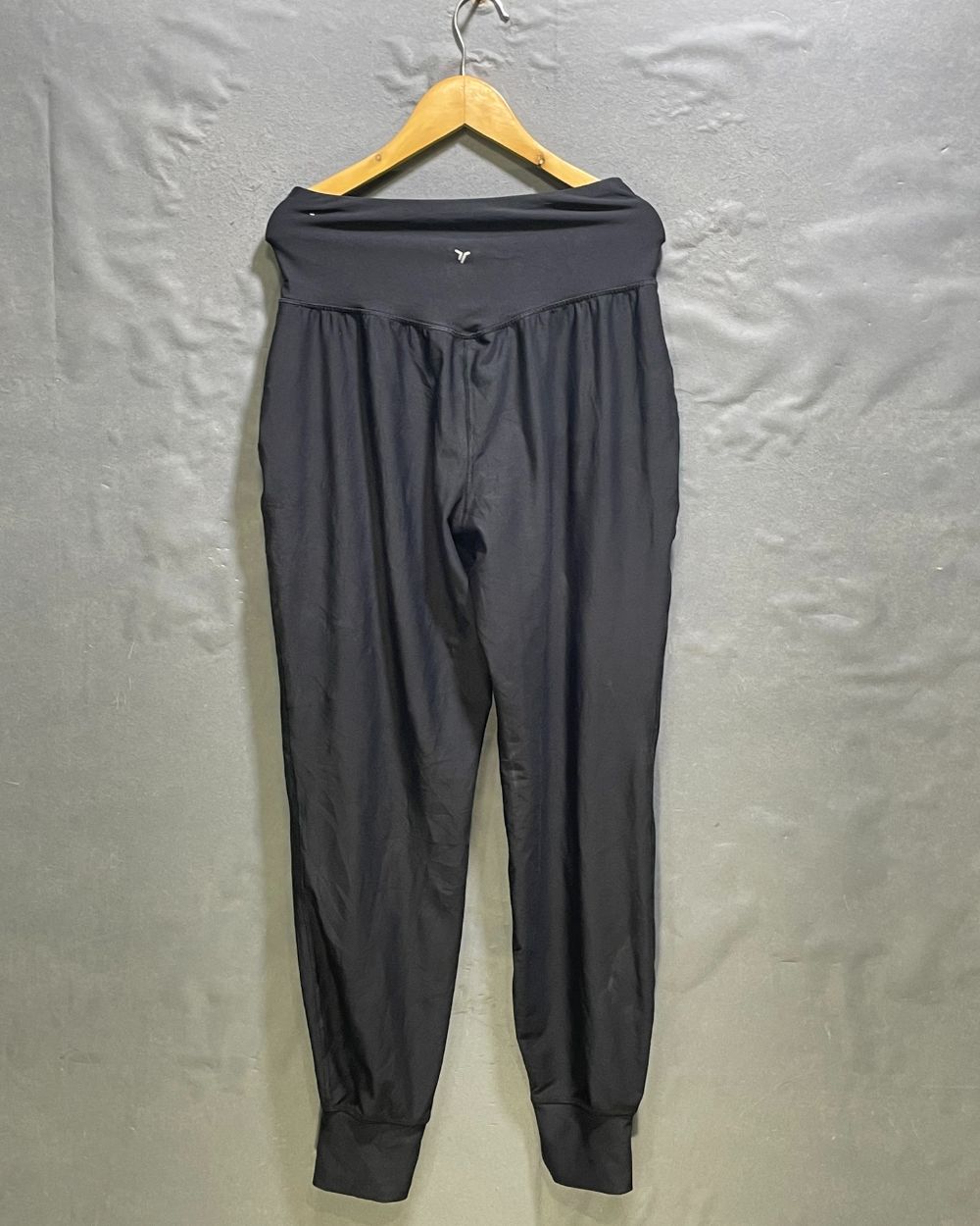 Old Navy Black Sport Tights For Women S | ThriftHub.pk