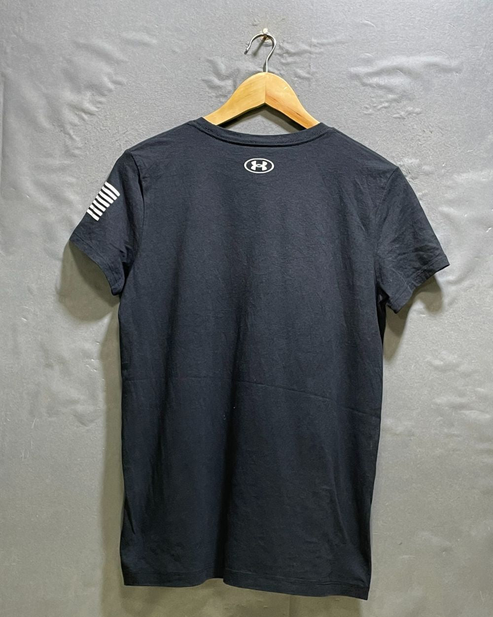 Under Armour Black Cotton T Shirt For Women M | ThriftHub.pk